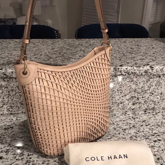 🎉HP✨SOLD✨Cole Haan NWT Genevieve Woven LeatherBag - Picture 2 of 8